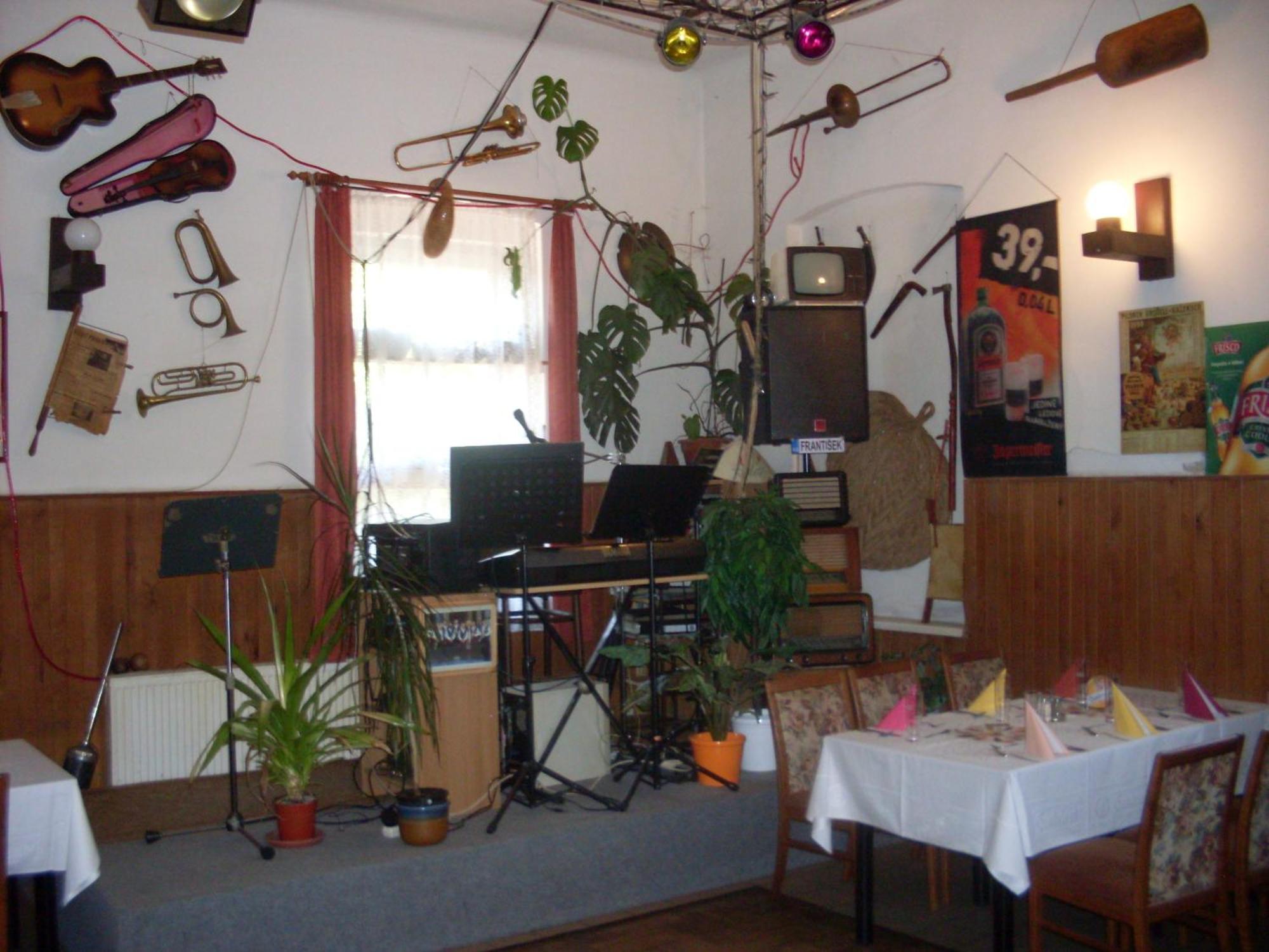 Pension U Kastanu Karlovy Vary Esterno foto