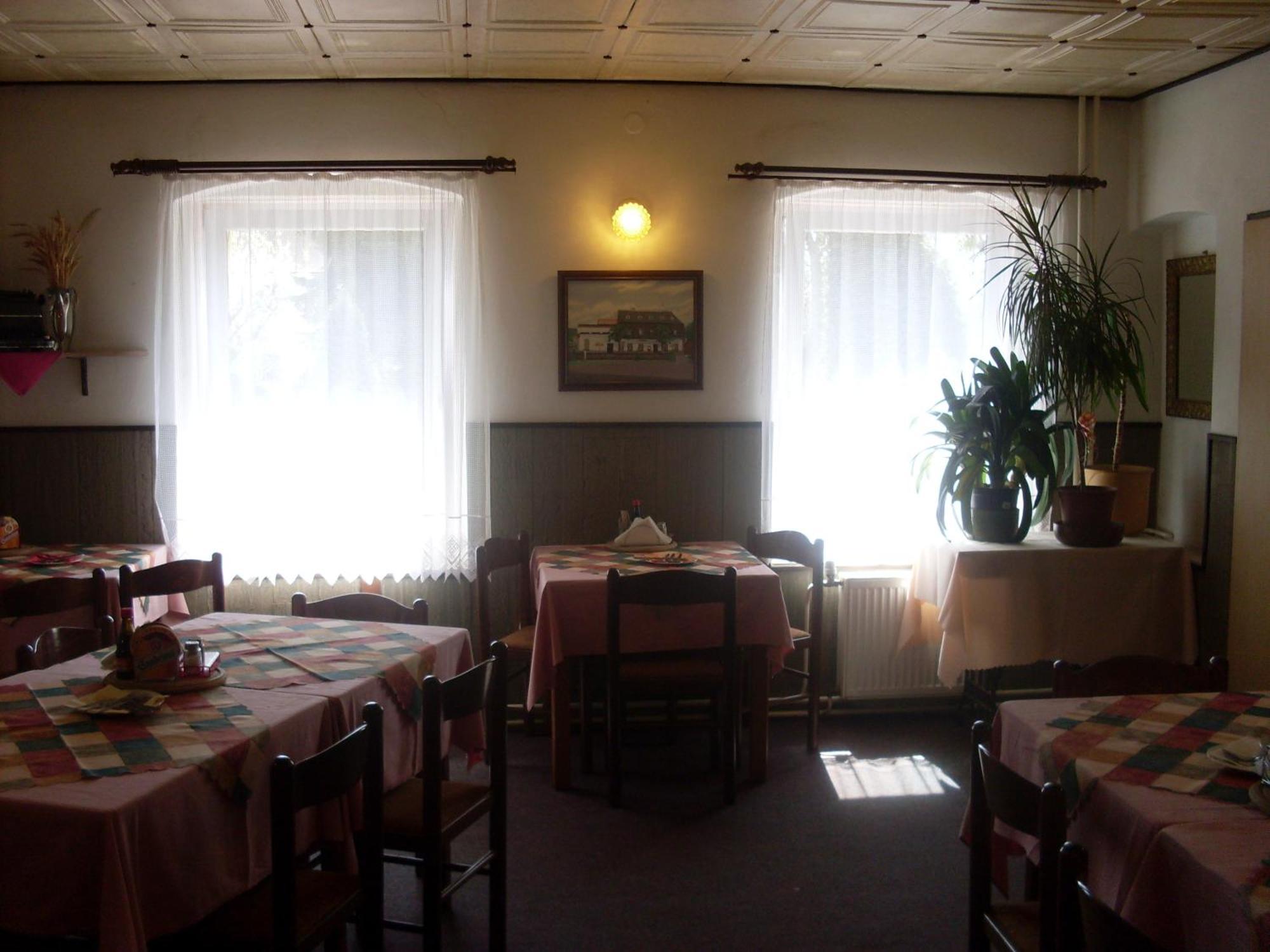 Pension U Kastanu Karlovy Vary Esterno foto
