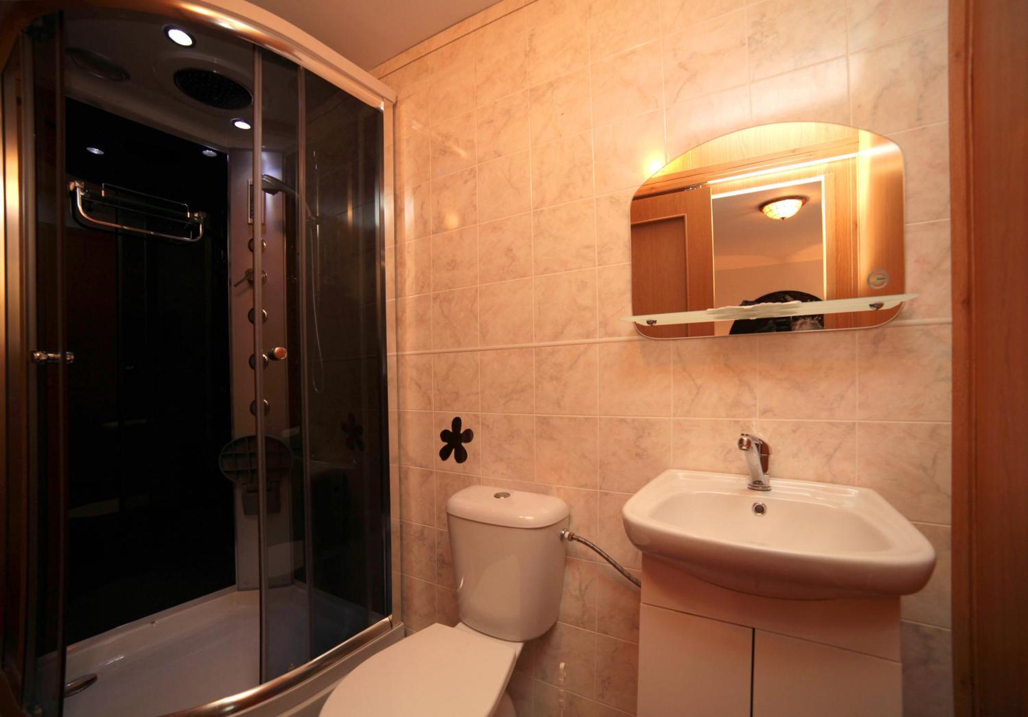 Pension U Kastanu Karlovy Vary Esterno foto